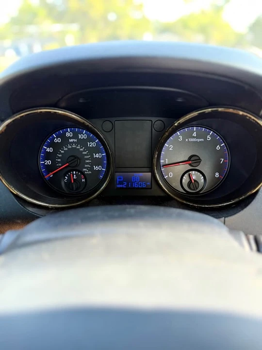 2011 Hyundai Genesis Coupe - Image 10 of 13