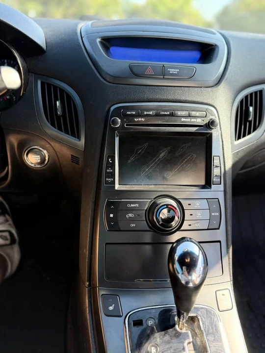 2011 Hyundai Genesis Coupe - Image 6 of 13