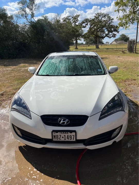 2011 Hyundai Genesis Coupe - Image 10 of 15