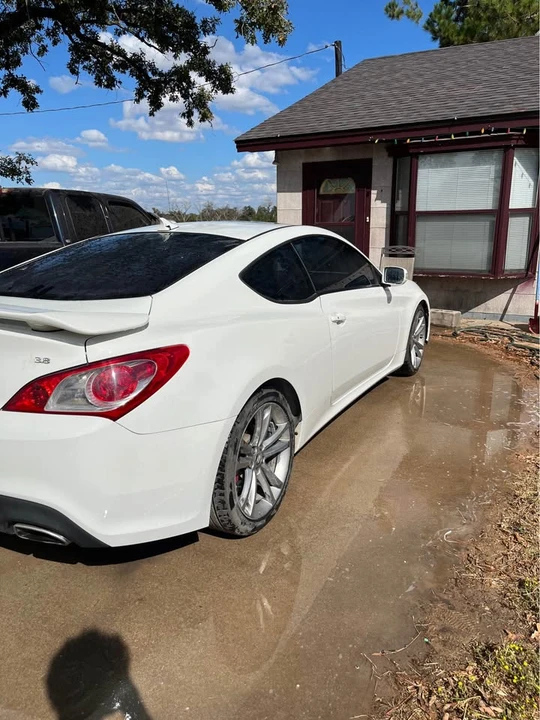 2011 Hyundai Genesis Coupe - Image 7 of 15