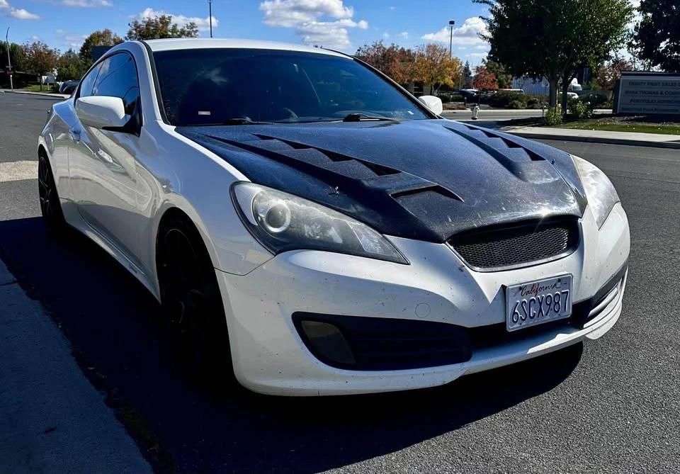 2011 Hyundai Genesis Coupe - Image 2 of 10
