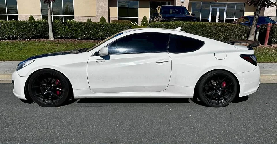 2011 Hyundai Genesis Coupe - Image 4 of 10