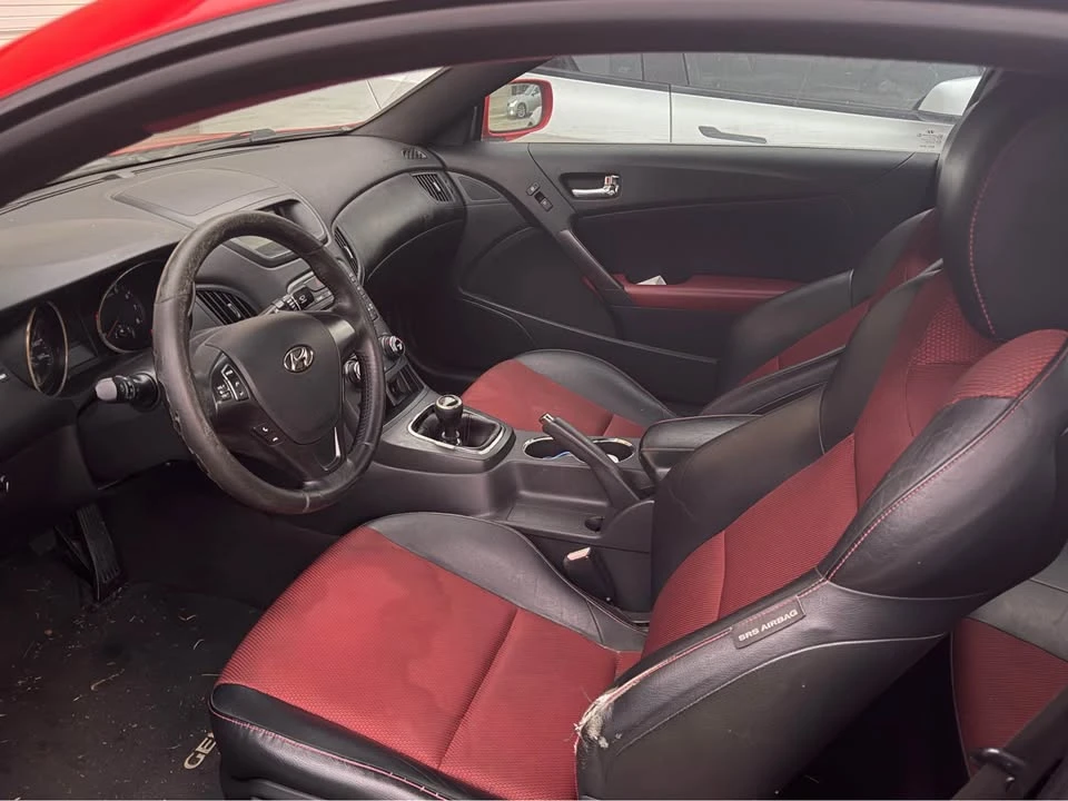 2011 Hyundai Genesis Coupe - Image 6 of 6