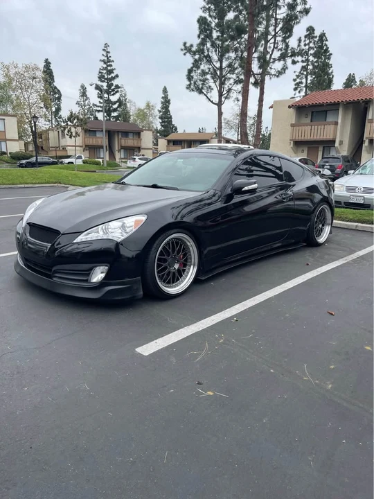 2011 Hyundai Genesis Coupe - Image 3 of 17