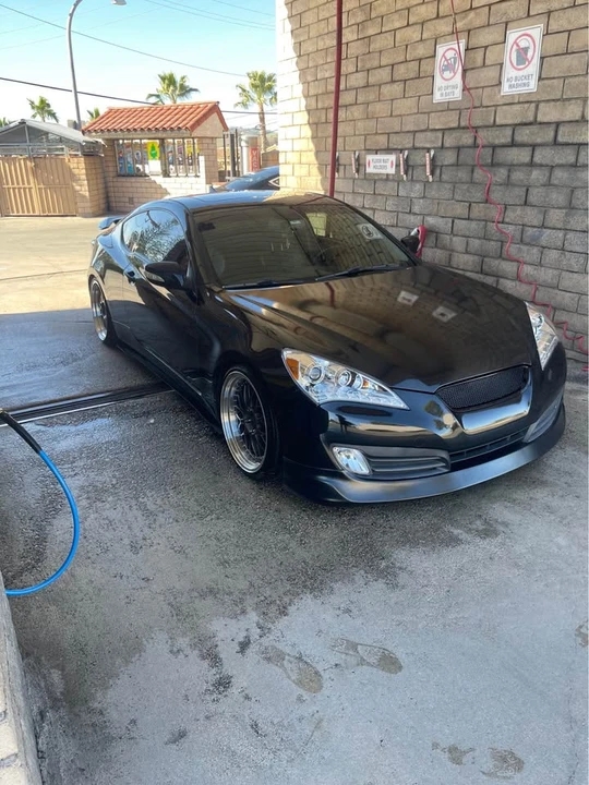 2011 Hyundai Genesis Coupe - Image 16 of 17