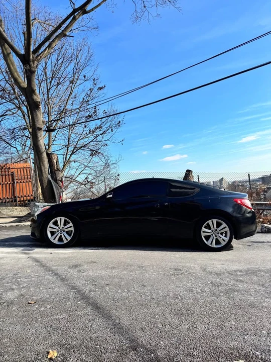 2011 Hyundai Genesis Coupe - Image 3 of 17