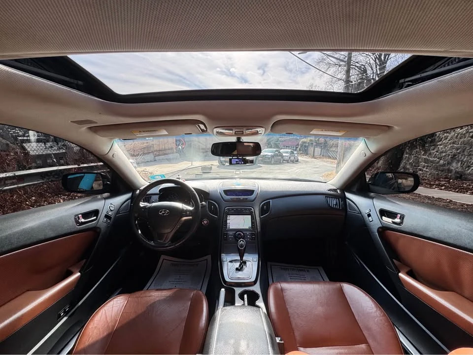 2011 Hyundai Genesis Coupe - Image 14 of 17
