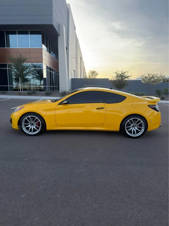 2011 Hyundai Genesis Coupe - Image 9 of 12
