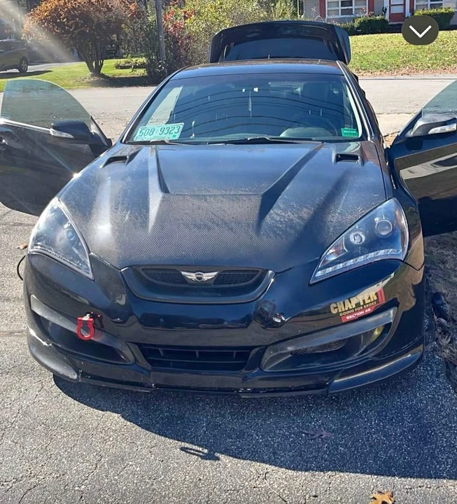 2011 Hyundai Genesis Coupe - Image 2 of 11