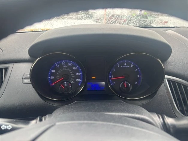 2011 Hyundai Genesis Coupe - Image 9 of 15