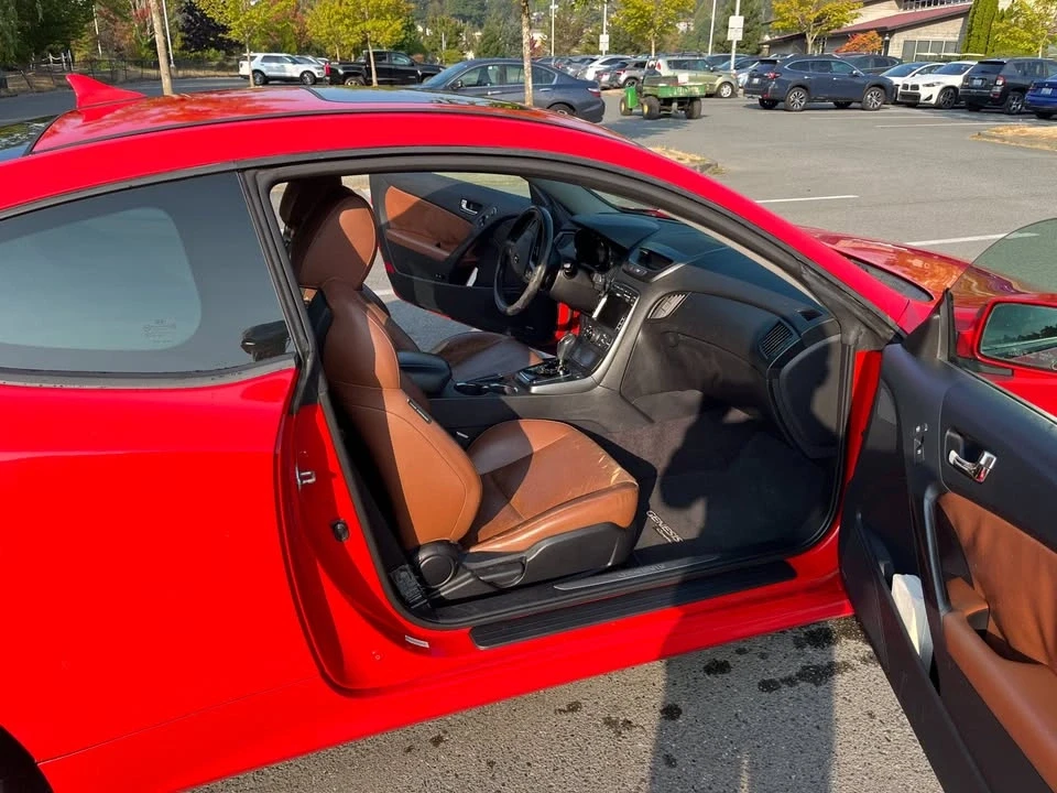 2011 Hyundai Genesis Coupe - Image 11 of 14