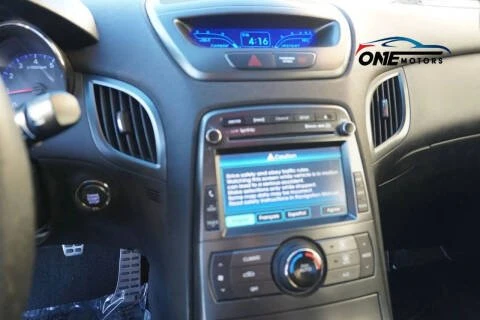 2011 Hyundai Genesis Coupe - Image 12 of 18