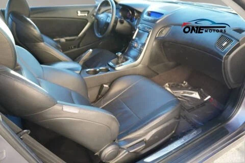 2011 Hyundai Genesis Coupe - Image 10 of 18