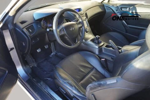 2011 Hyundai Genesis Coupe - Image 9 of 18