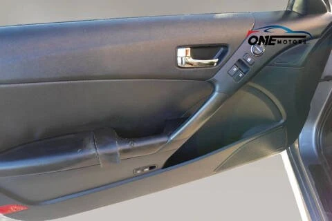 2011 Hyundai Genesis Coupe - Image 15 of 18