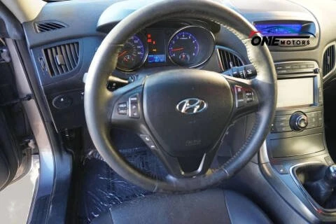 2011 Hyundai Genesis Coupe - Image 14 of 18
