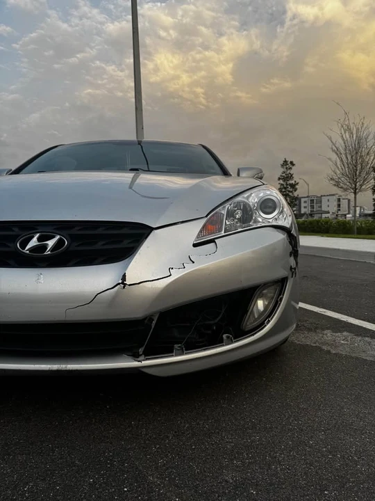 2011 Hyundai Genesis Coupe - Image 5 of 10
