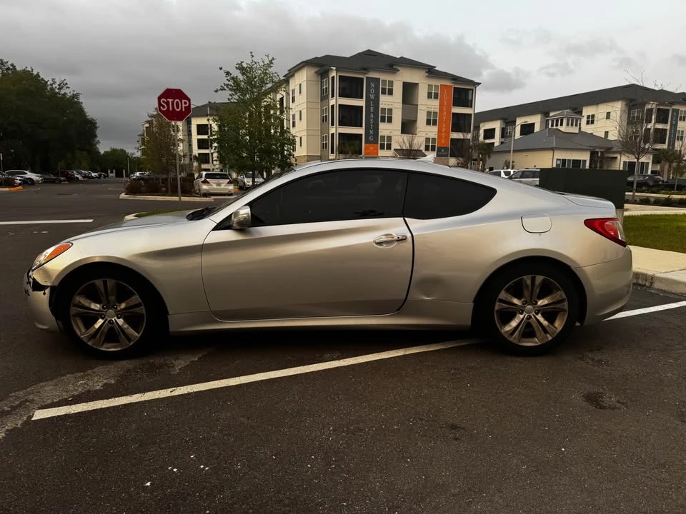 2011 Hyundai Genesis Coupe - Image 2 of 10