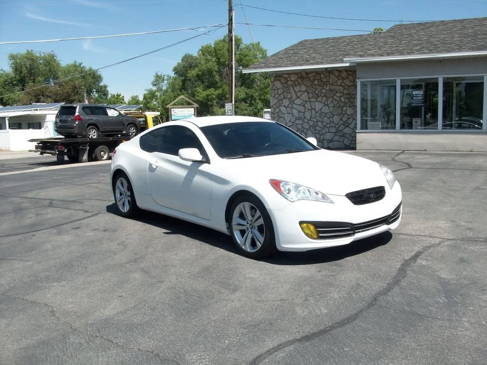 2011 Hyundai Genesis Coupe - Image 13 of 20