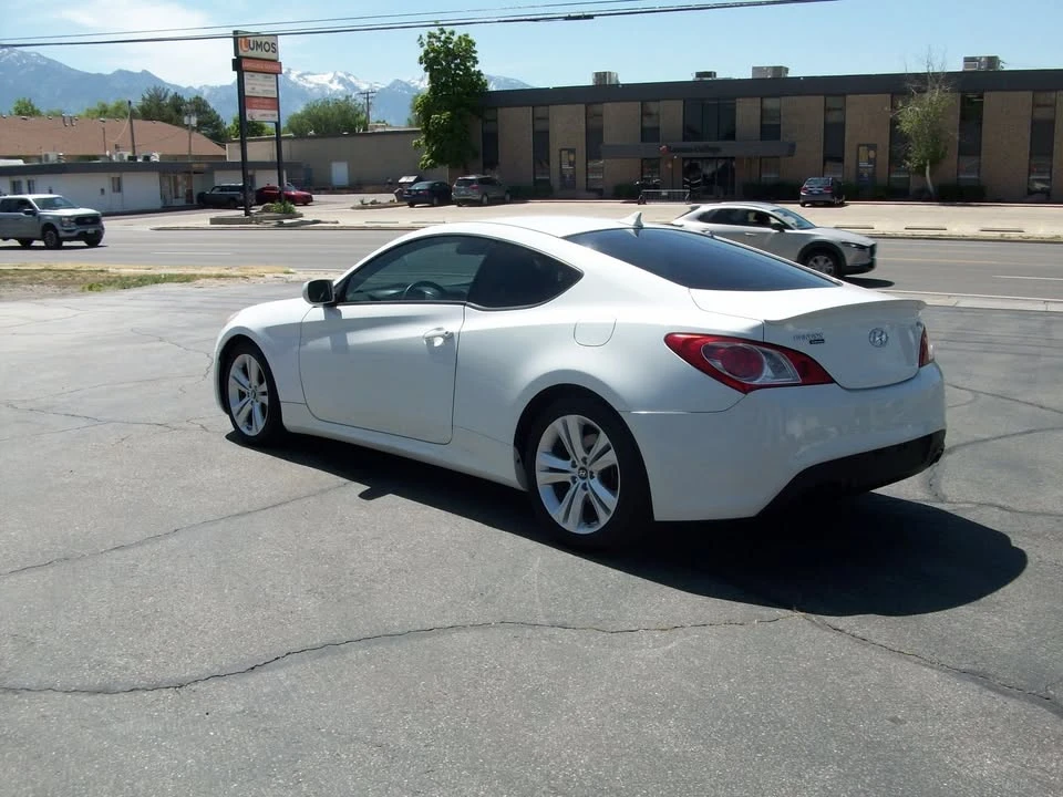 2011 Hyundai Genesis Coupe - Image 10 of 20