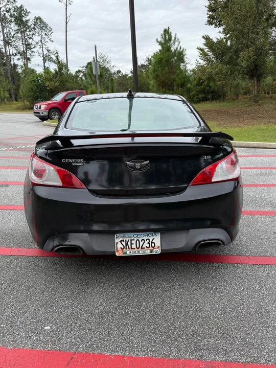2011 Hyundai Genesis Coupe - Image 2 of 13