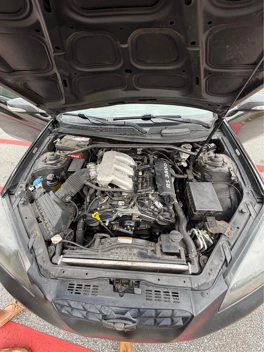 2011 Hyundai Genesis Coupe - Image 11 of 13