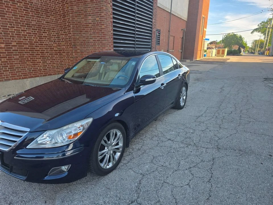 2011 Hyundai Genesis - Image 2 of 9