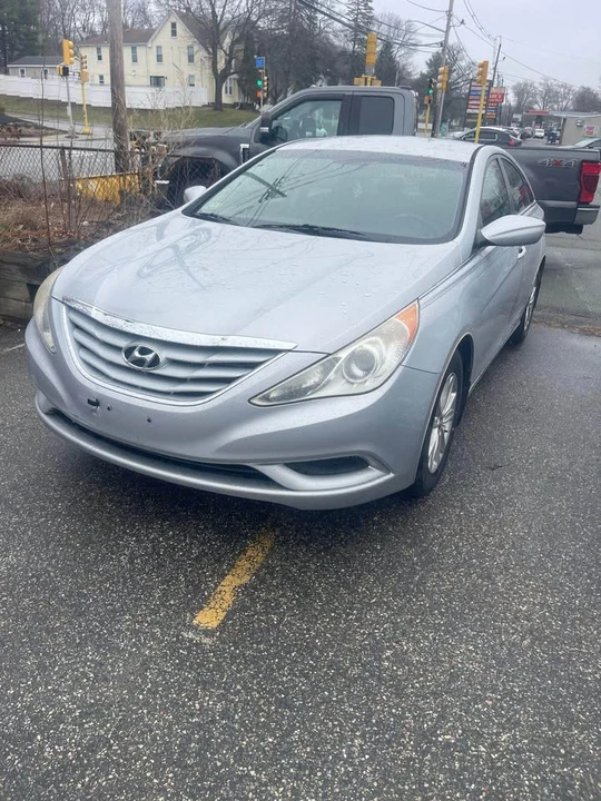 2011 Hyundai Ioniq 6 - Image 3 of 3