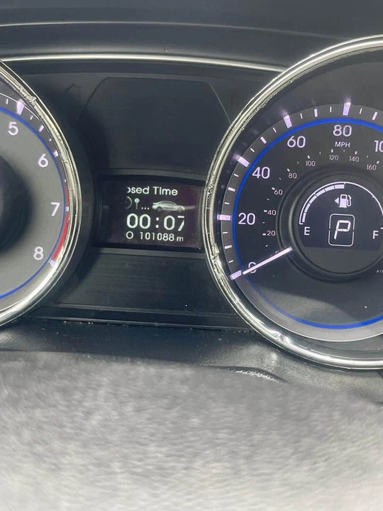 2011 Hyundai Ioniq 6 - Image 2 of 3
