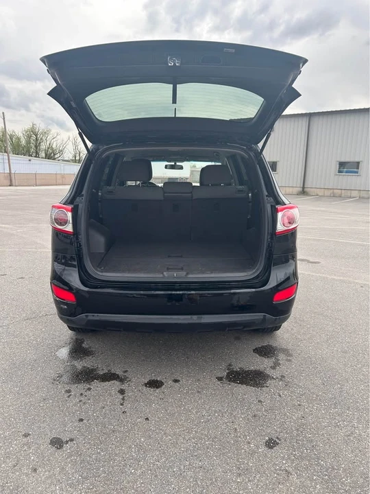 2011 Hyundai Santa Fe - Image 7 of 10