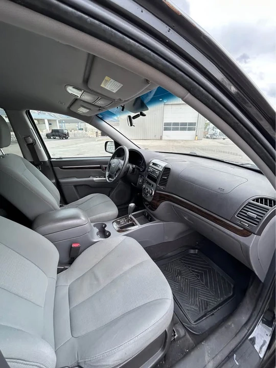 2011 Hyundai Santa Fe - Image 2 of 10