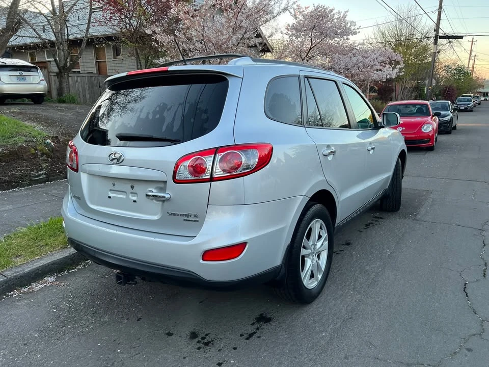 2011 Hyundai Santa Fe - Image 2 of 9