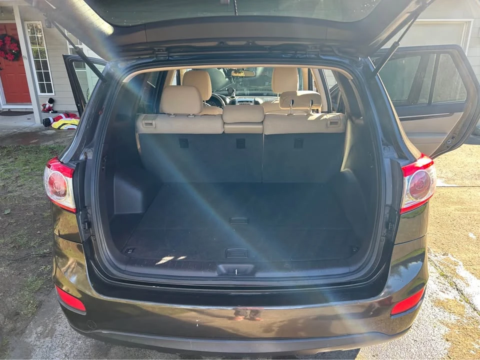 2011 Hyundai Santa Fe - Image 12 of 12