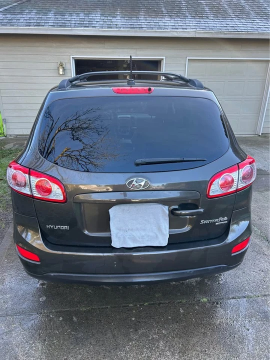 2011 Hyundai Santa Fe - Image 4 of 12