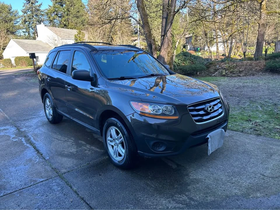 2011 Hyundai Santa Fe - Image 8 of 12