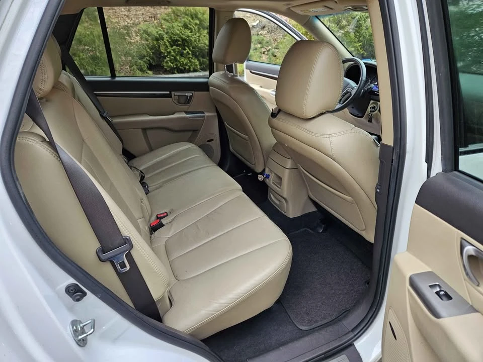 2011 Hyundai Santa Fe - Image 9 of 9