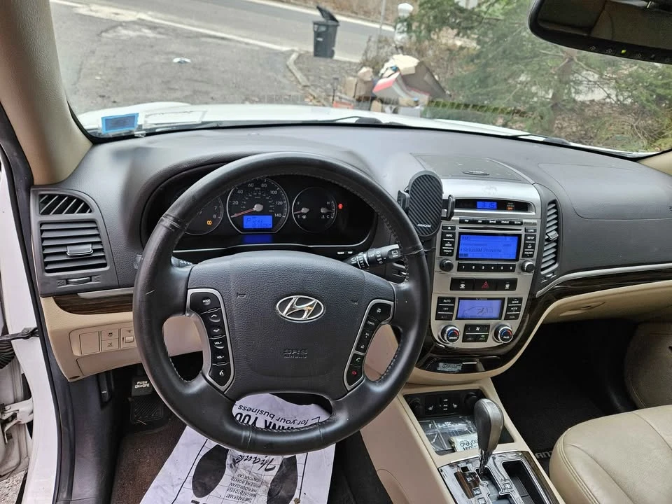 2011 Hyundai Santa Fe - Image 6 of 9