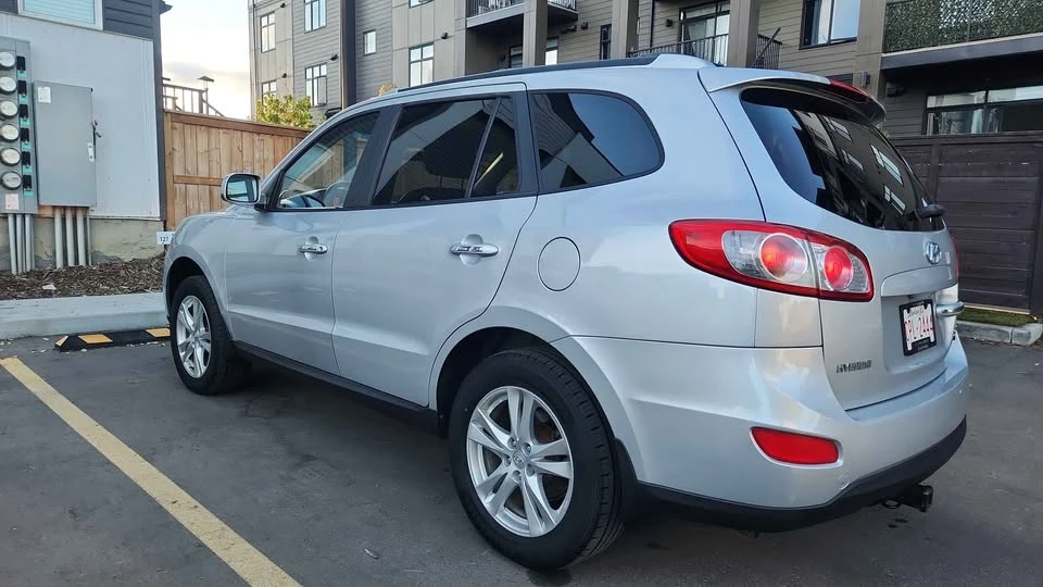 2011 Hyundai Santa Fe - Image 6 of 20