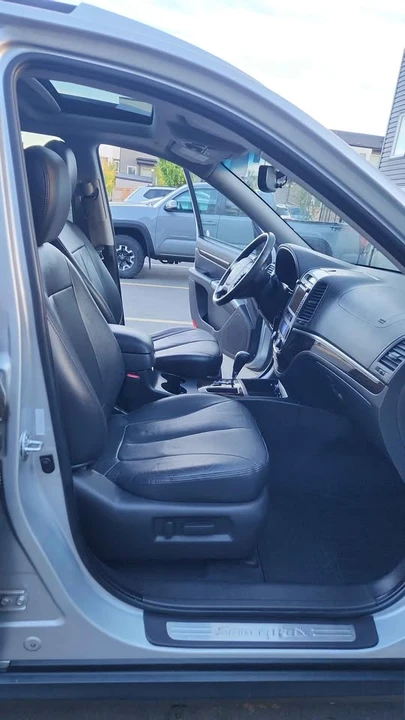 2011 Hyundai Santa Fe - Image 13 of 20