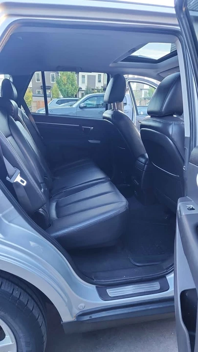 2011 Hyundai Santa Fe - Image 19 of 20