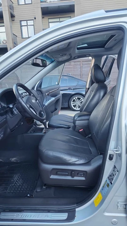 2011 Hyundai Santa Fe - Image 11 of 20