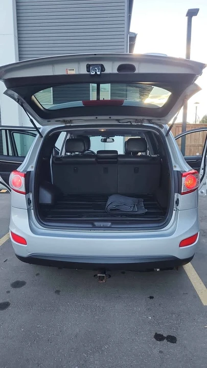 2011 Hyundai Santa Fe - Image 17 of 20