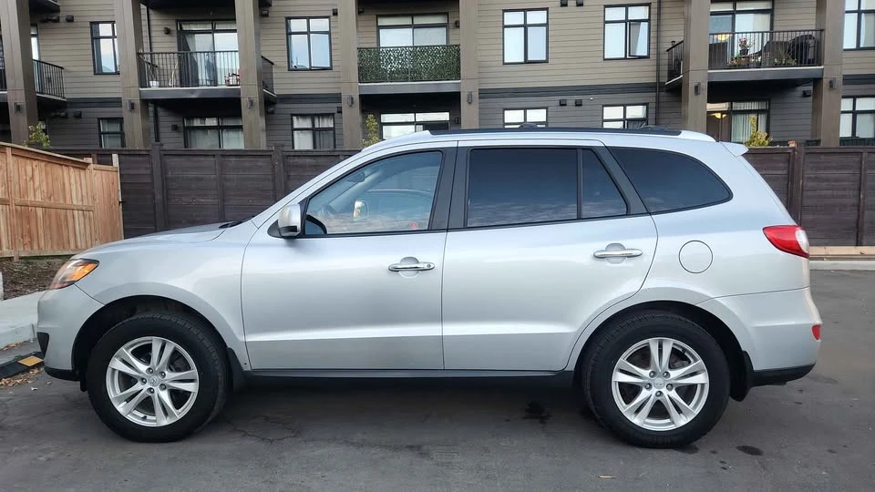 2011 Hyundai Santa Fe - Image 4 of 20