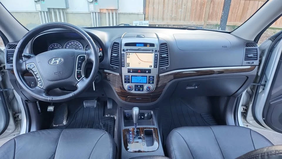 2011 Hyundai Santa Fe - Image 15 of 20
