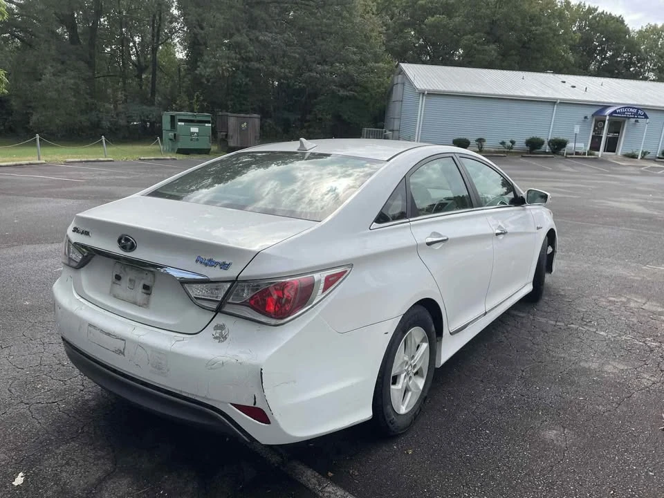 2011 Hyundai Sonata - Image 3 of 7