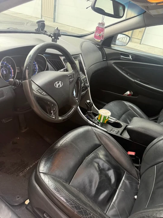 2011 Hyundai Sonata - Image 4 of 6