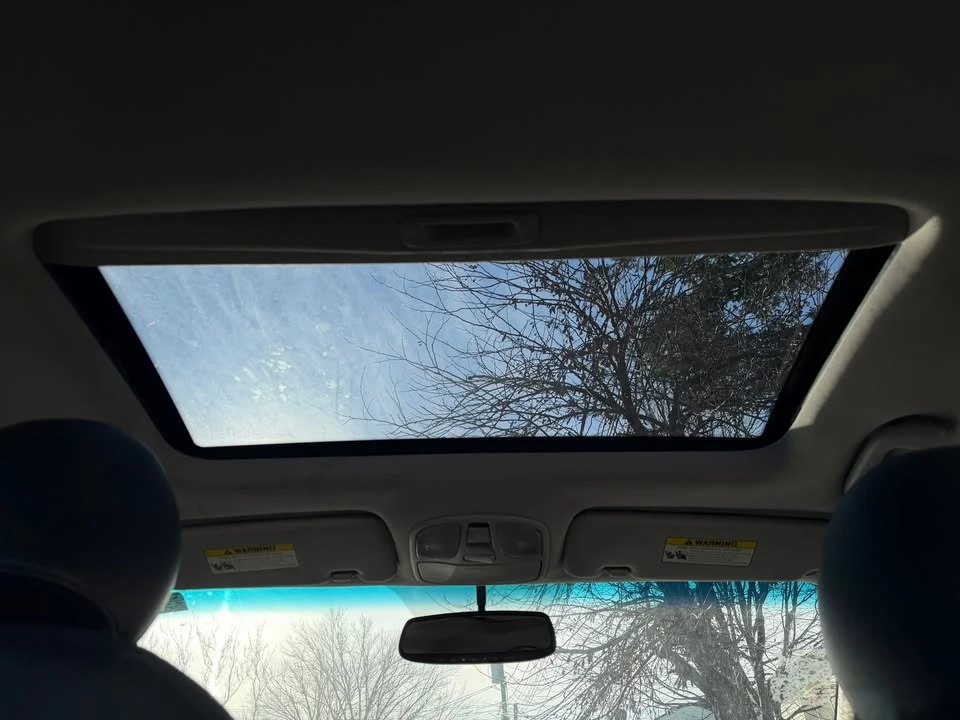 2011 Hyundai Sonata - Image 6 of 11