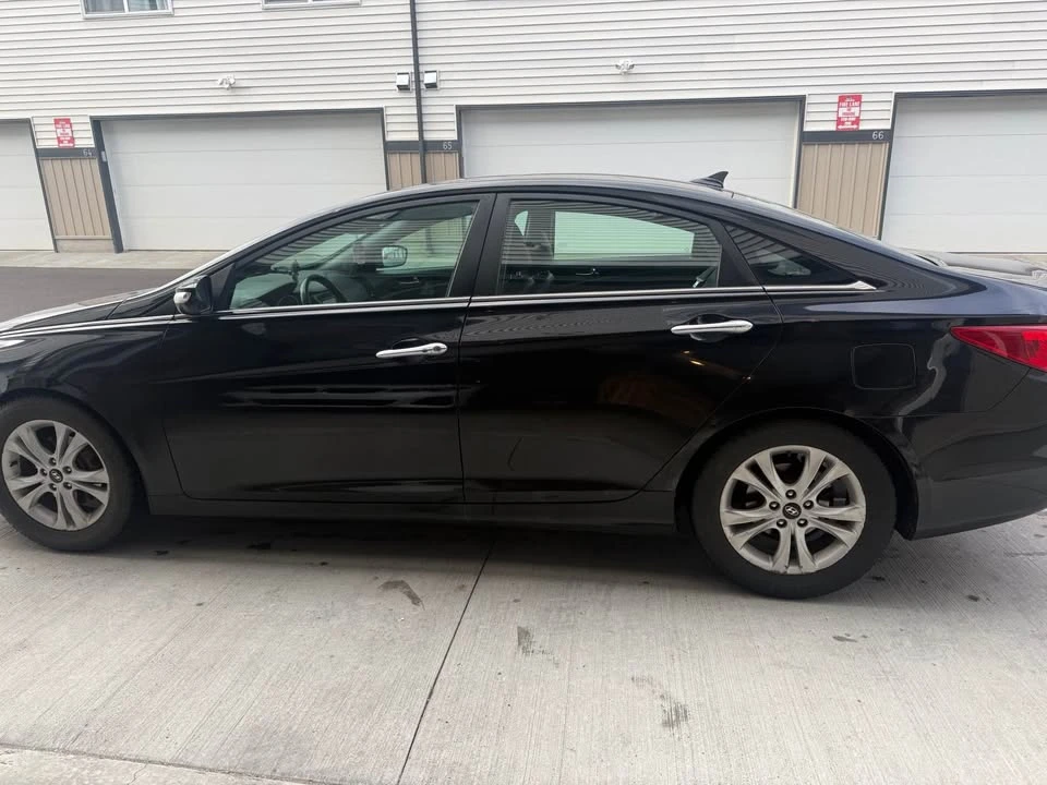 2011 Hyundai Sonata - Image 6 of 6
