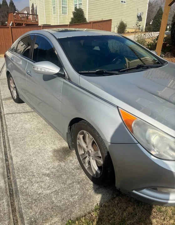 2011 Hyundai Sonata - Image 3 of 7