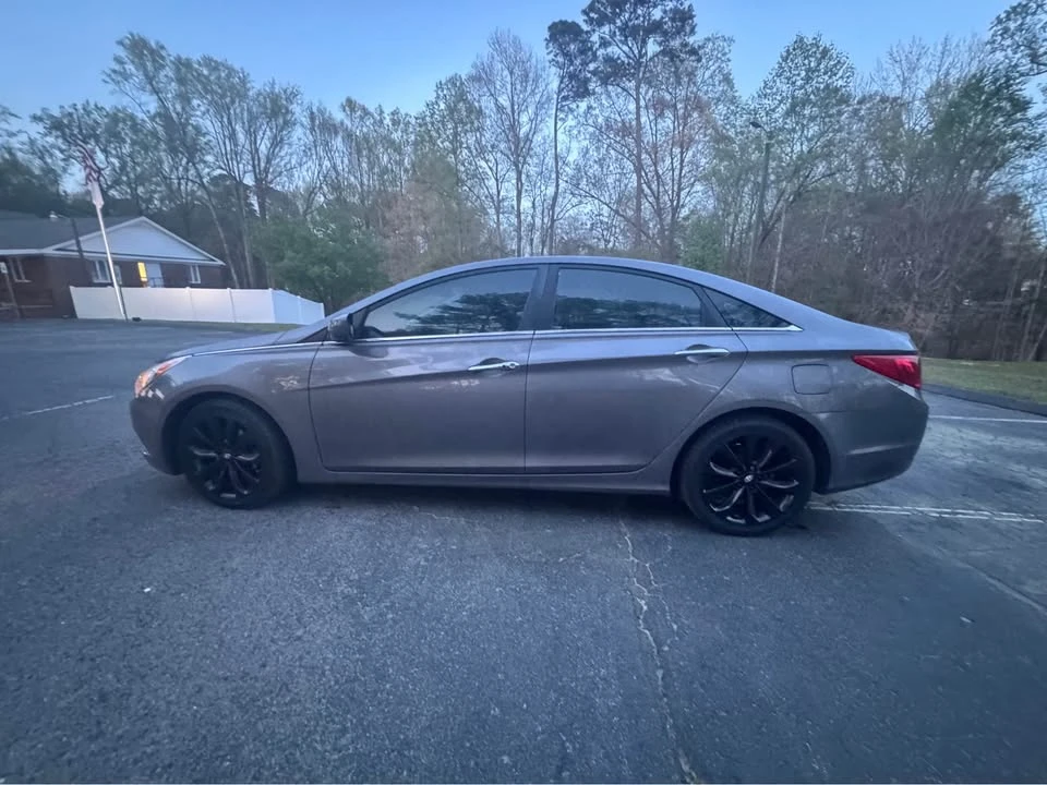 2011 Hyundai Sonata - Image 2 of 14